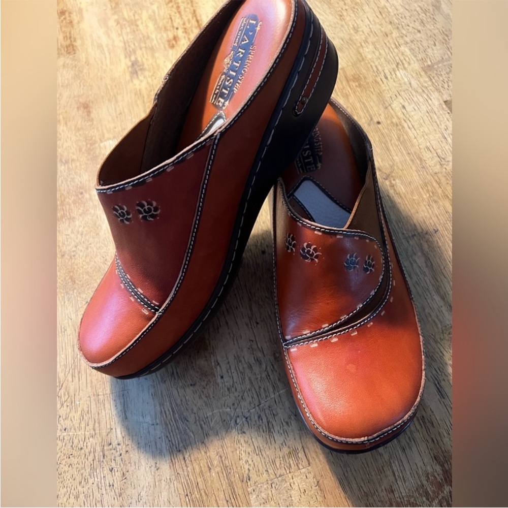 NWOT Spring Step L'Artiste Leather Handmade Clogs "Burbank" Rust Color